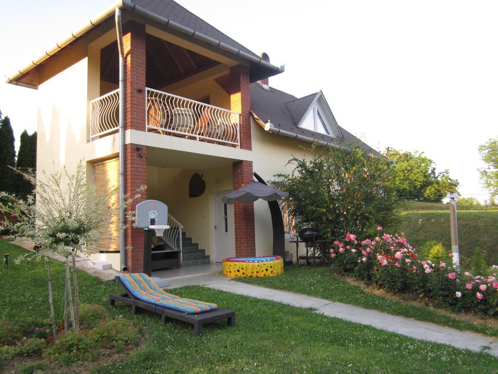 Rozsadomb Apartman Zalakaros Exterior photo
